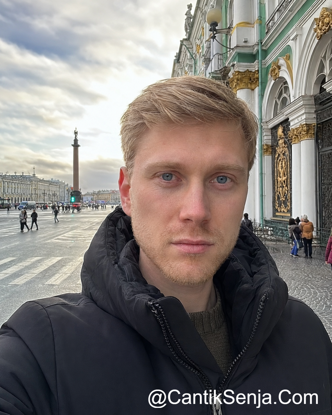 Pria Rusia barat laut pirang bermata biru di Saint Petersburg